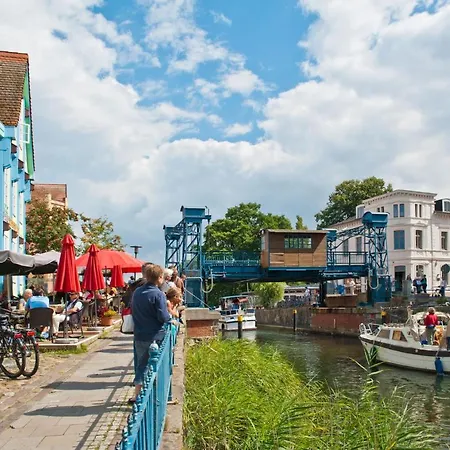 Ferienhaus Mit Whirlpool Und Sup Am Plauer 말호프