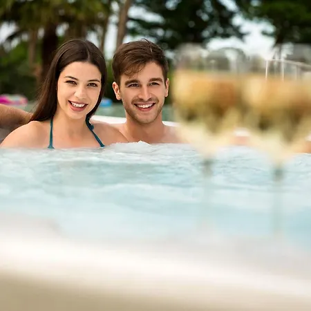 Ferienhaus Mit Whirlpool Und Sup Am Plauer 펜션 *