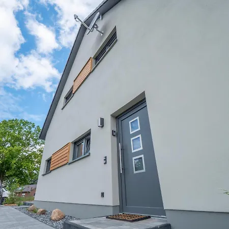 Ferienhaus Mit Whirlpool Und Sup Am Plauer 펜션 말호프